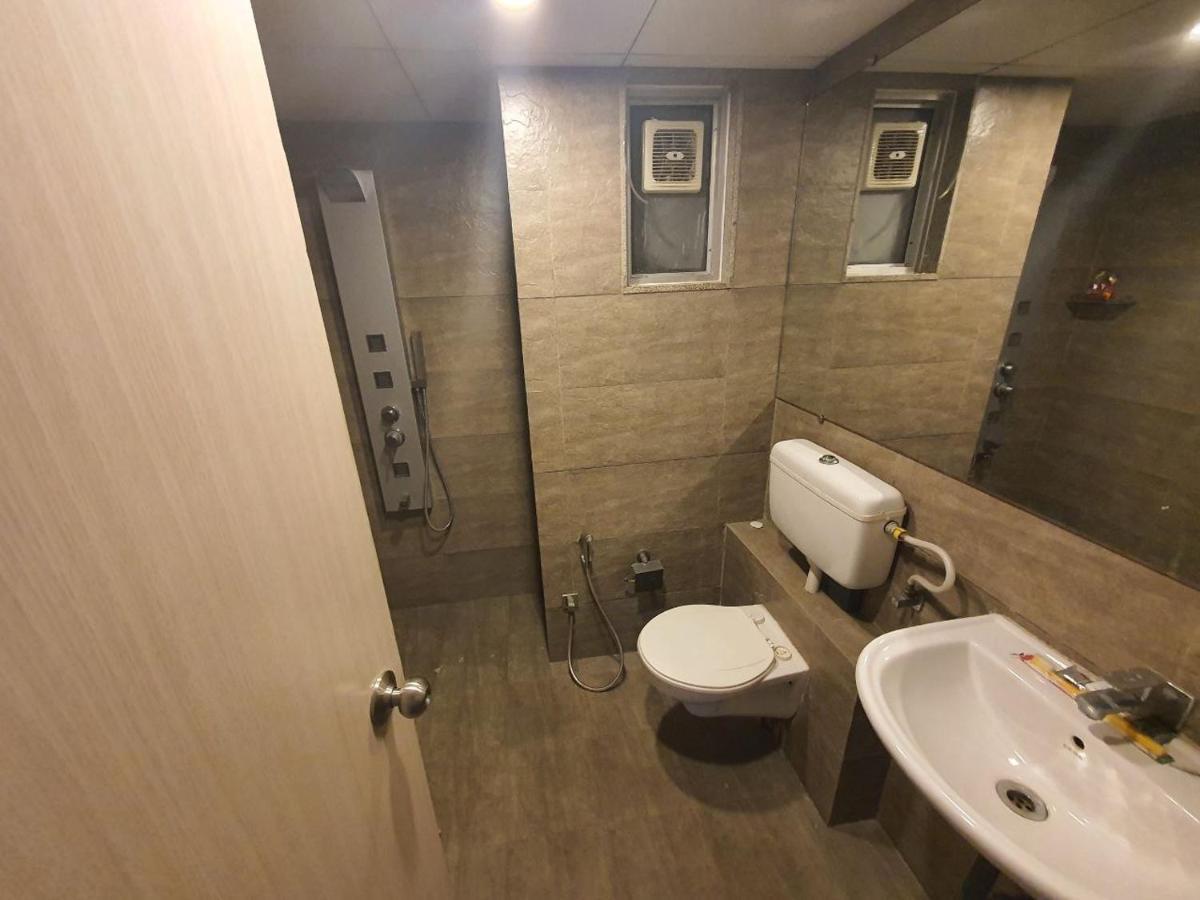 Weekend Address Managed By P.C Homes Surat Zewnętrze zdjęcie